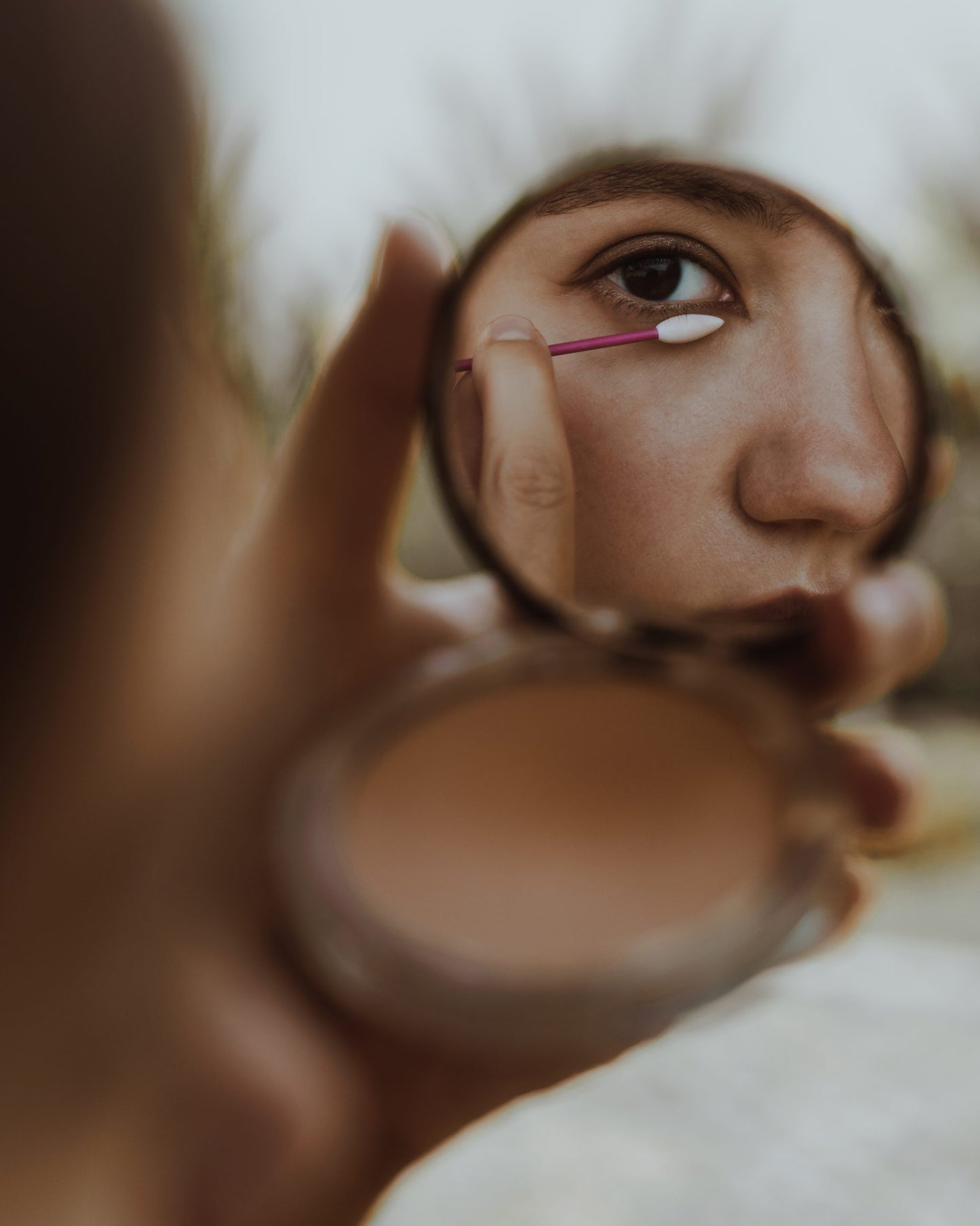 Coton-tige réutilisable pour retouche maquillage