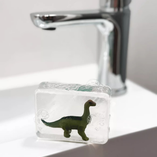 Savon transparent avec dinosaure au choix